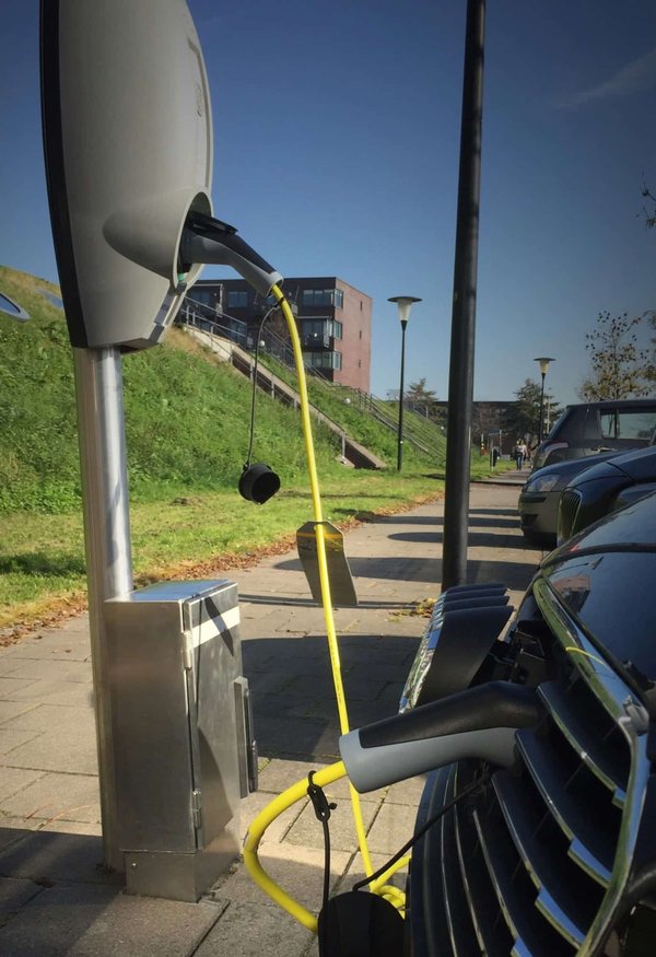 Location voiture électrique : votre voyage écoresponsable commence ici !